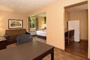 Suburban Studios Columbus East חדר תמונה